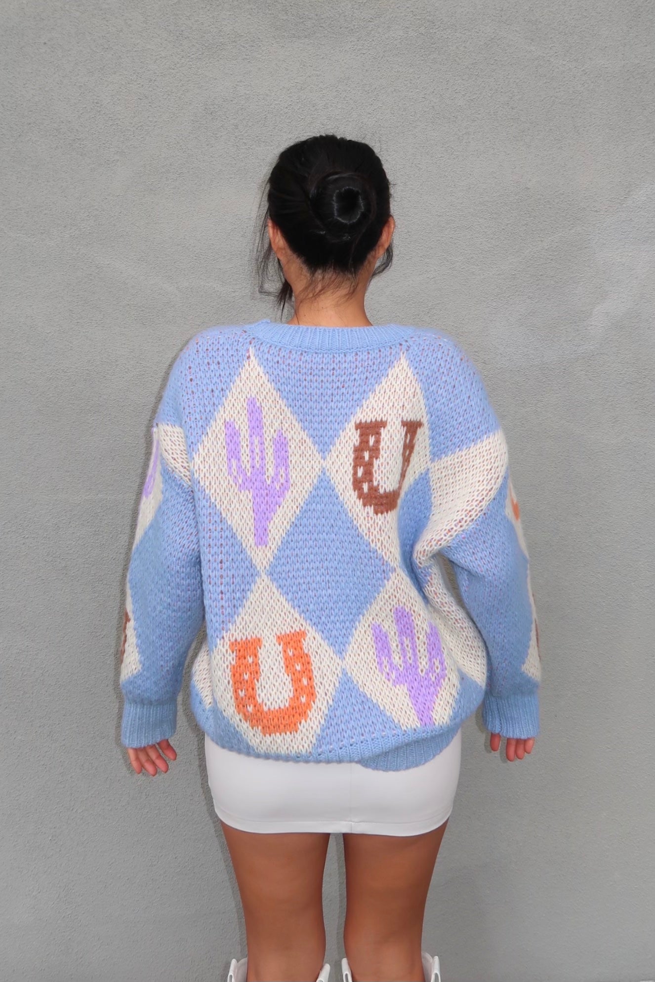 festival Outfit ideas, baby blue sweater, western style, coachella fashion ideas, brunch outfit black woman, spring 2024 outfit ideas, arizona style, spring nails, spring 2024 trends